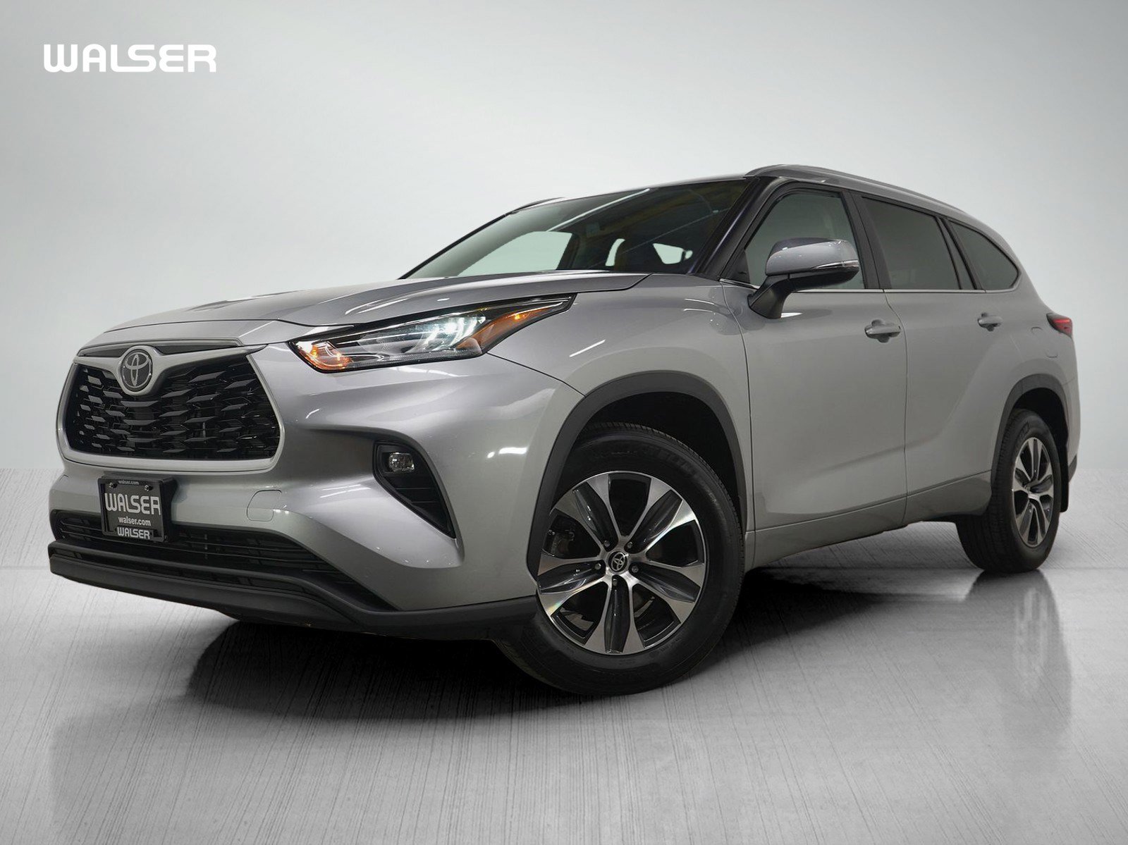 2023 Toyota Highlander XLE's photo