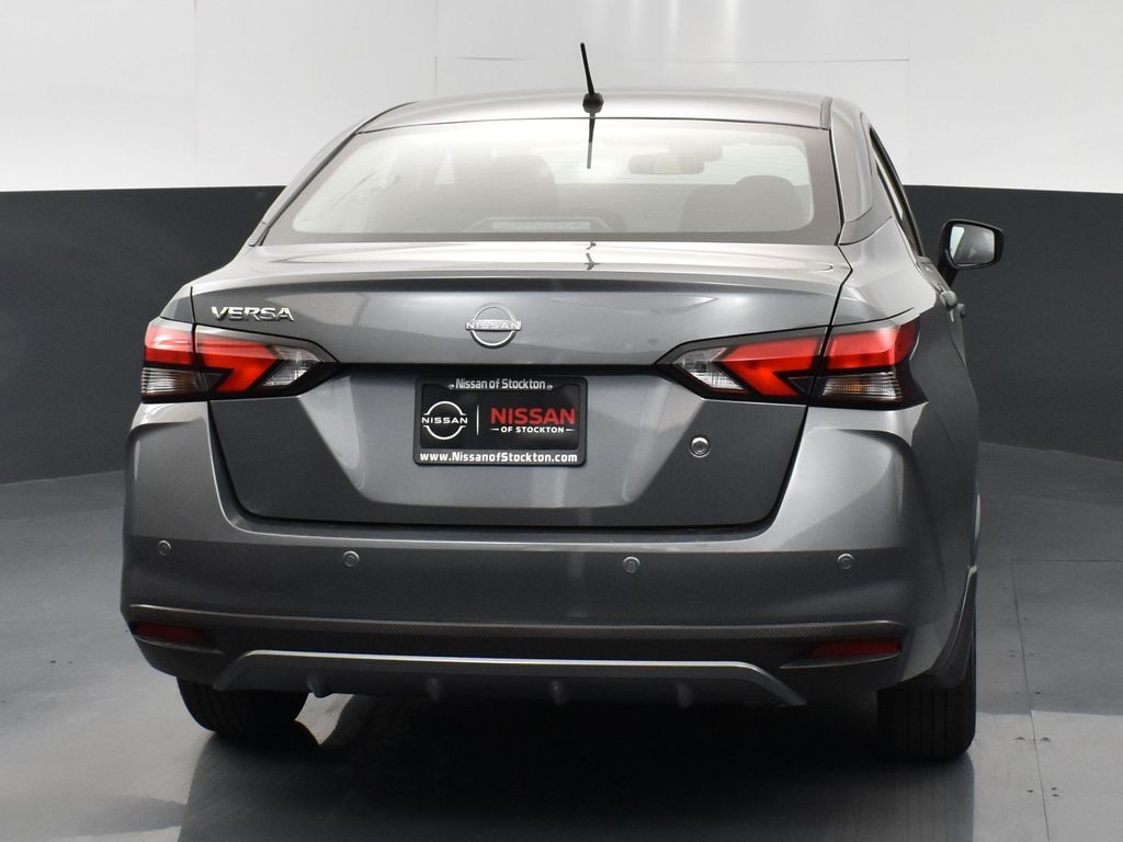 2025 Nissan Versa 1.6 S photo 7