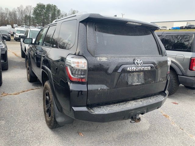 2017 Toyota 4Runner SR5 photo 4