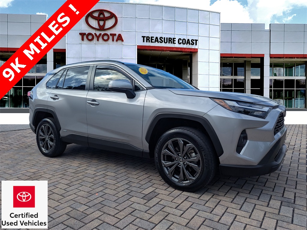 2025 Toyota RAV4 XLE Premium's photo