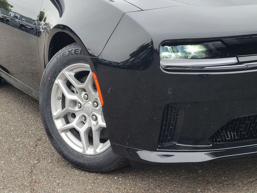 2025 Dodge Charger R/T photo 5