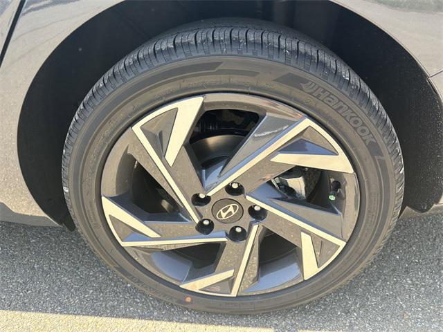 2025 Hyundai Elantra Hybrid Limited photo 17