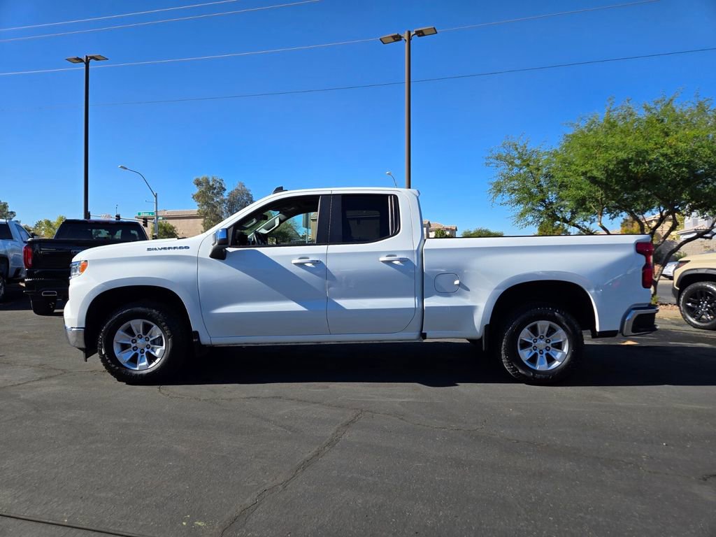 2022 Chevrolet Silverado 1500 LT photo 3