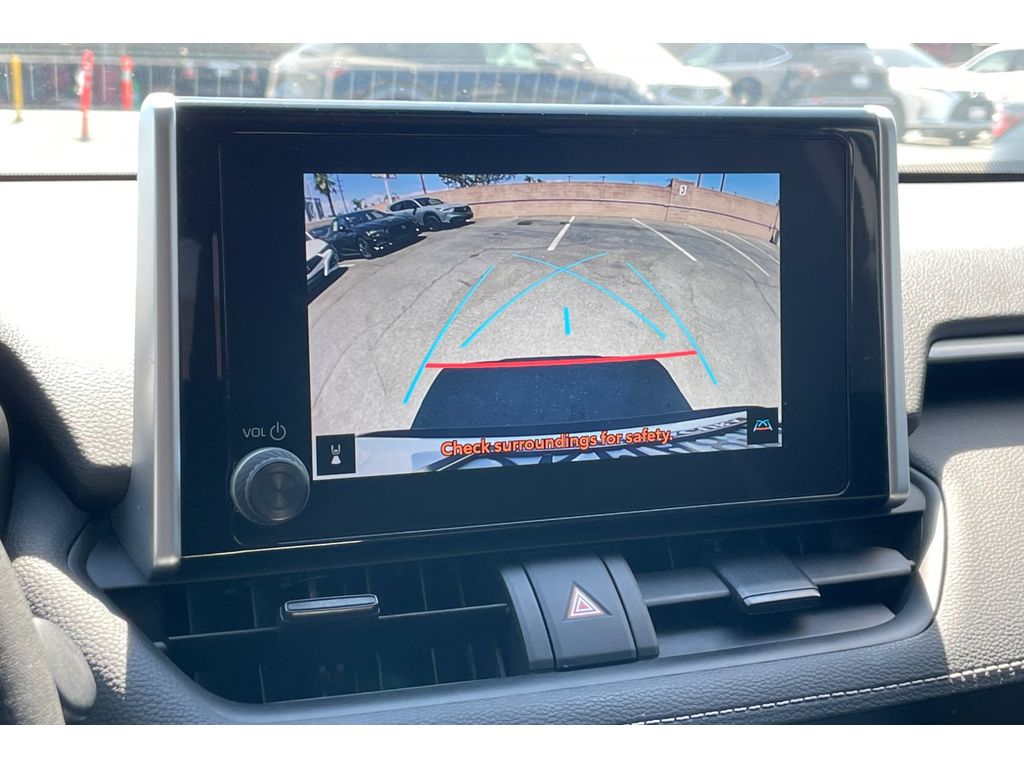 2023 Toyota RAV4 XLE photo 24