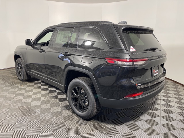2025 Jeep Grand Cherokee Altitude X photo 4