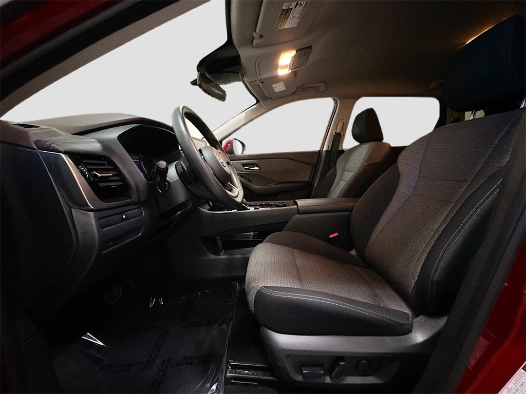 2023 Nissan Rogue SV photo 5
