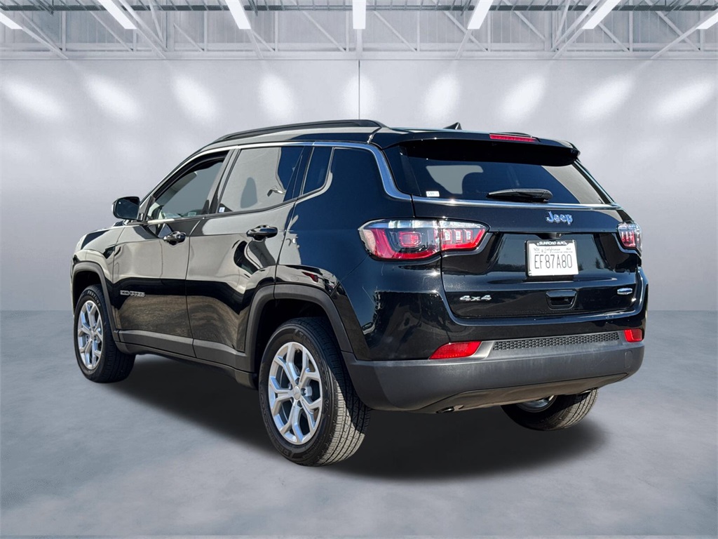 2024 Jeep Compass Latitude photo 4