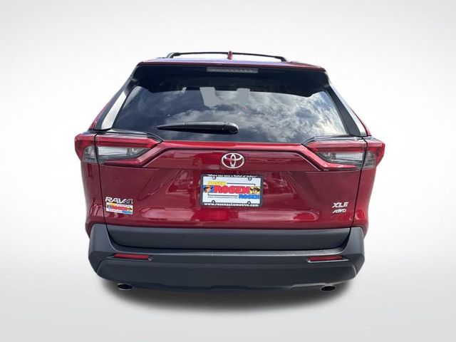 2022 Toyota RAV4 XLE photo 4