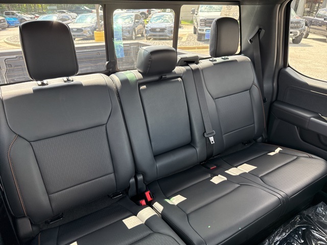 2025 Ford F-150 Lariat photo 17