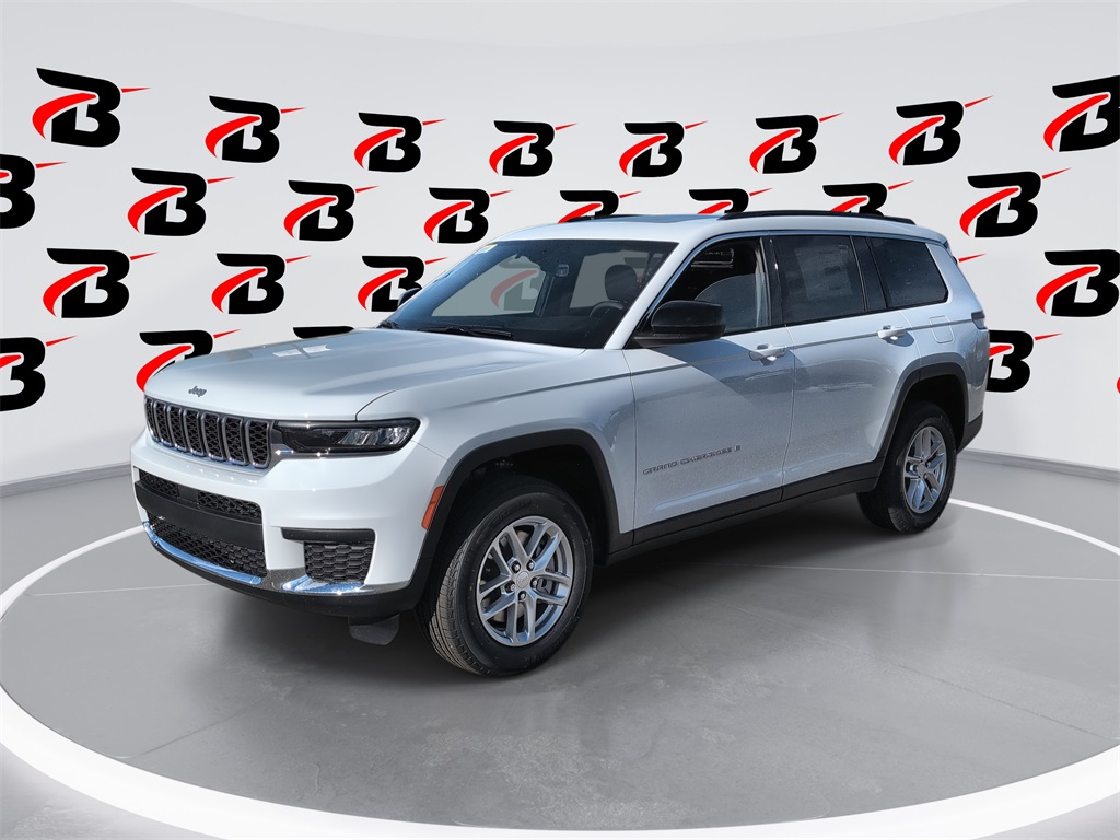 2025 Jeep Grand Cherokee L Laredo's photo