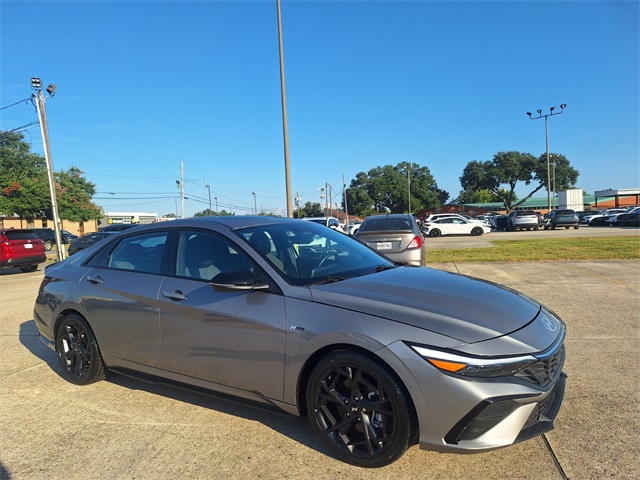 2024 Hyundai Elantra N Line photo 7