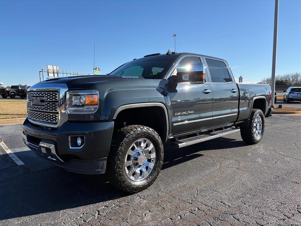 2019 GMC Sierra 2500 Denali HD Denali's photo