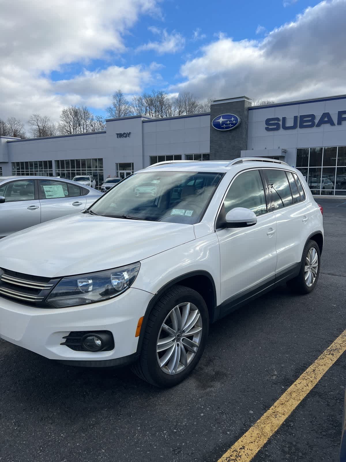 2012 Volkswagen Tiguan SE's photo