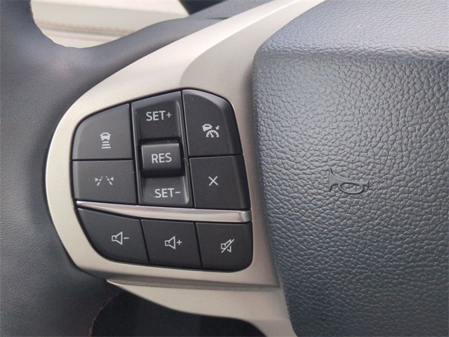 2025 Ford Explorer photo 24
