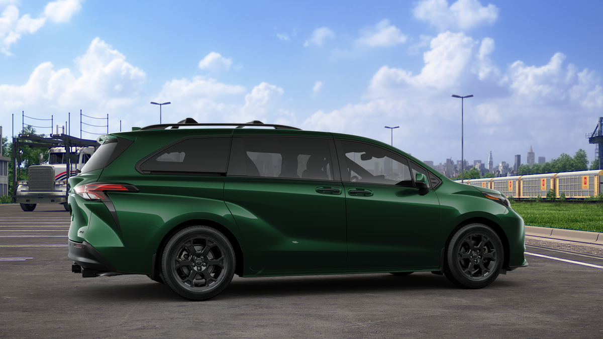 2025 Toyota Sienna Woodland Edition photo 10