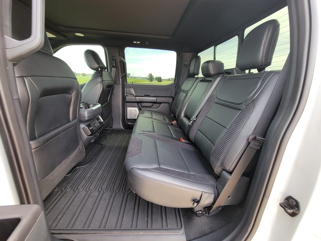 2023 Ford F-150 Raptor photo 16