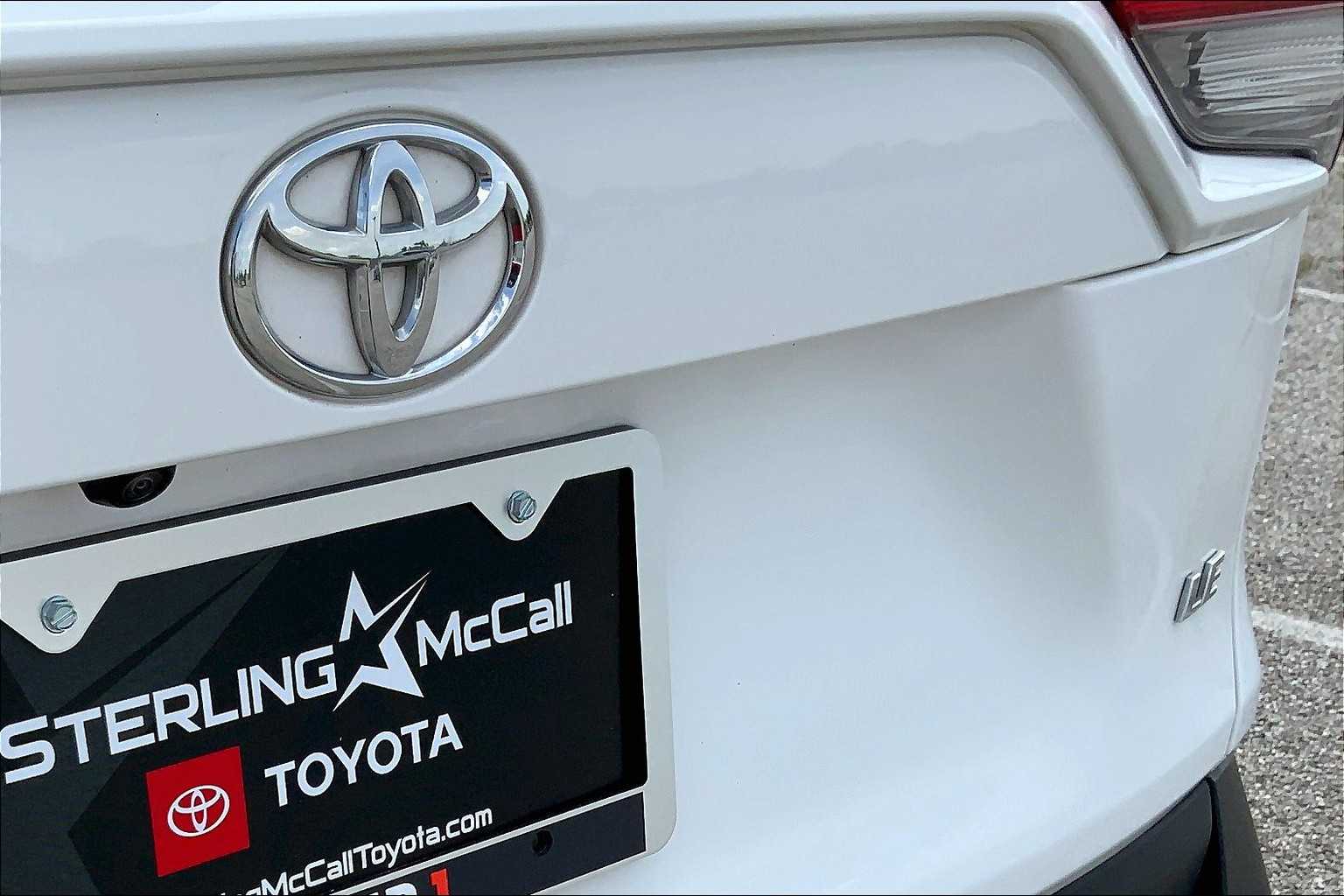 2024 Toyota RAV4 LE photo 7