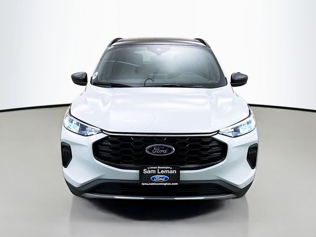 2025 Ford Escape ST-Line photo 2
