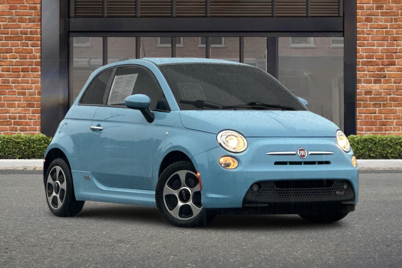 Used 2017 FIAT 500e Battery Electric with VIN 3C3CFFGEXHT611642 for sale in Porterville, CA