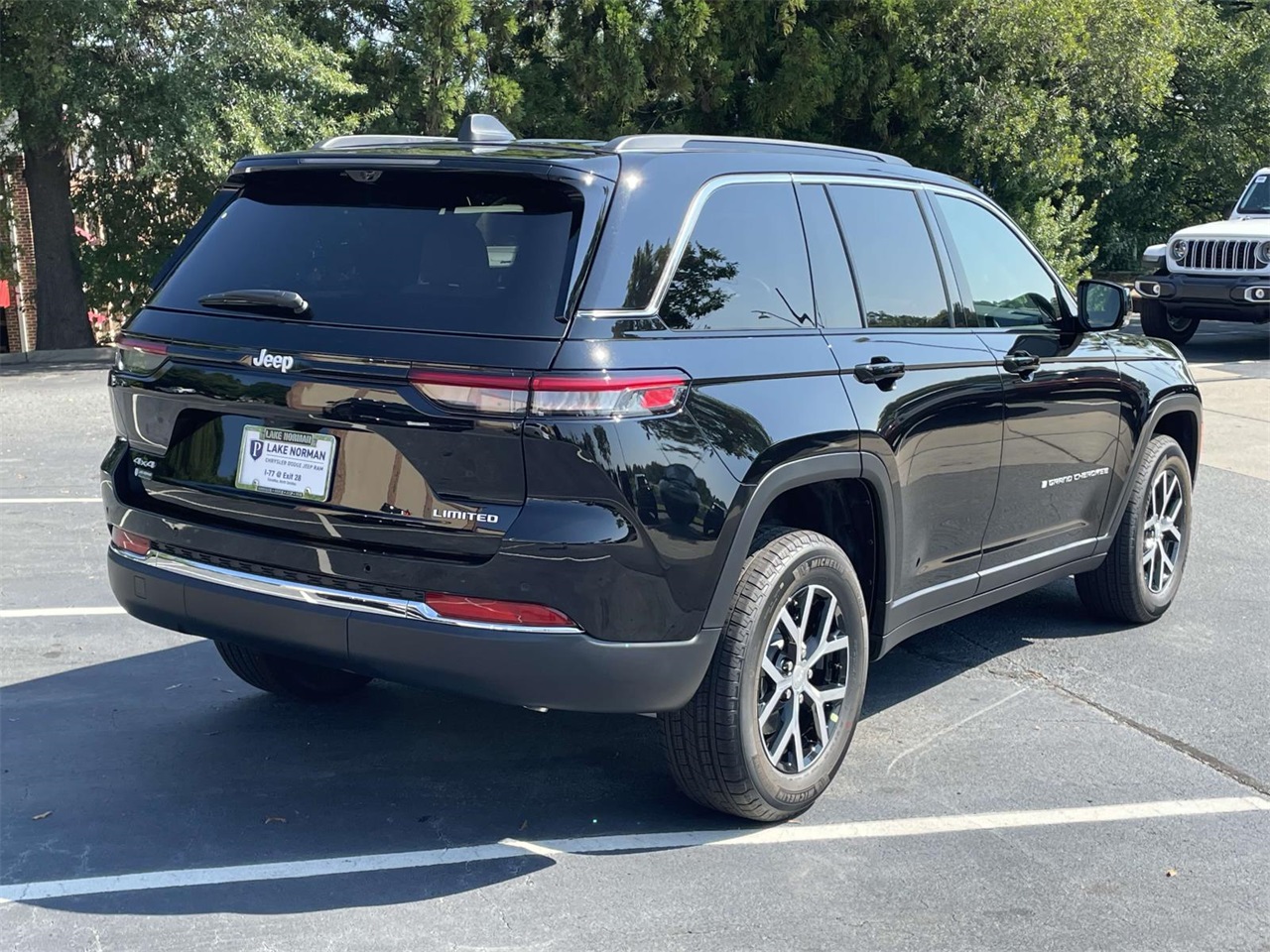 2025 Jeep Grand Cherokee Limited photo 4