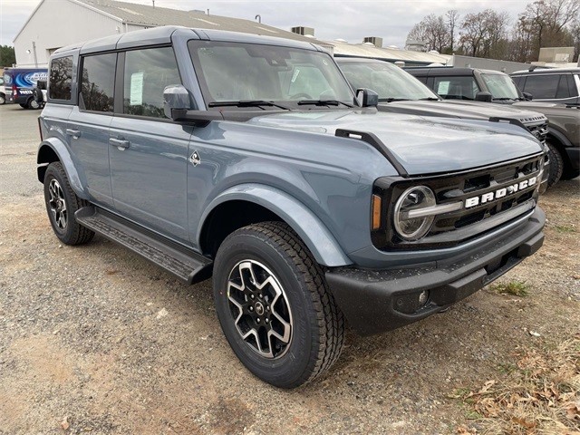2025 Ford Bronco 4-Door Outer Banks's photo