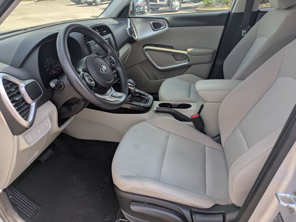 2020 Kia Soul LX S X-Line photo 9