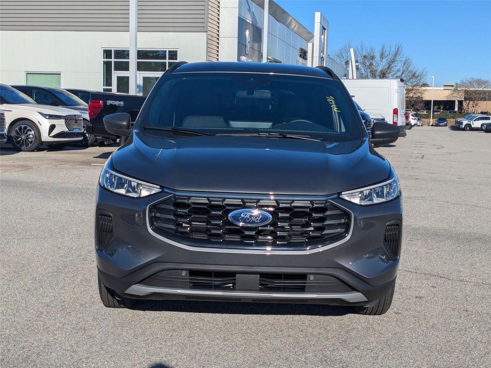 2025 Ford Escape ST-Line photo 2