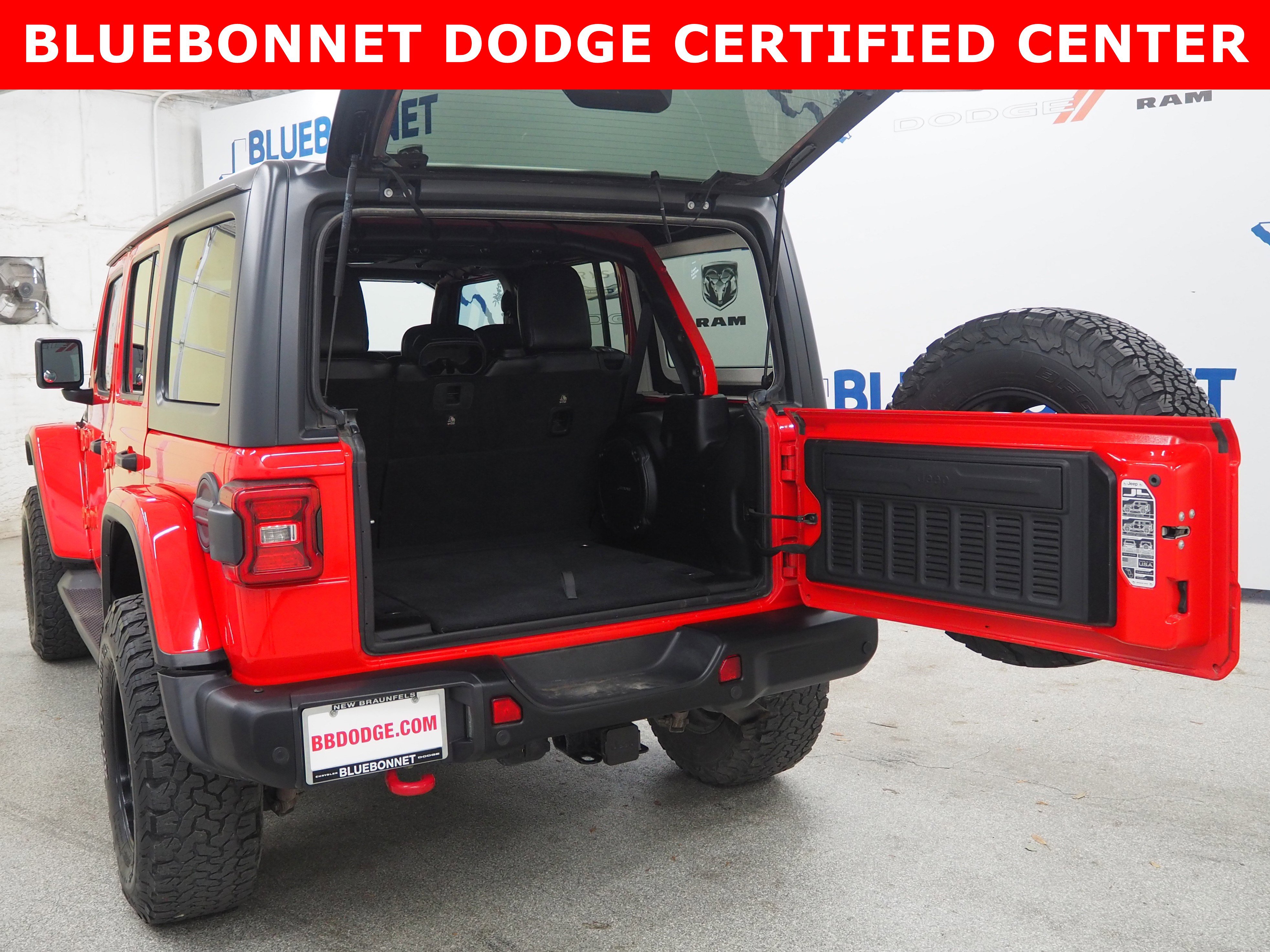 2018 Jeep Wrangler Unlimited Rubicon photo 2