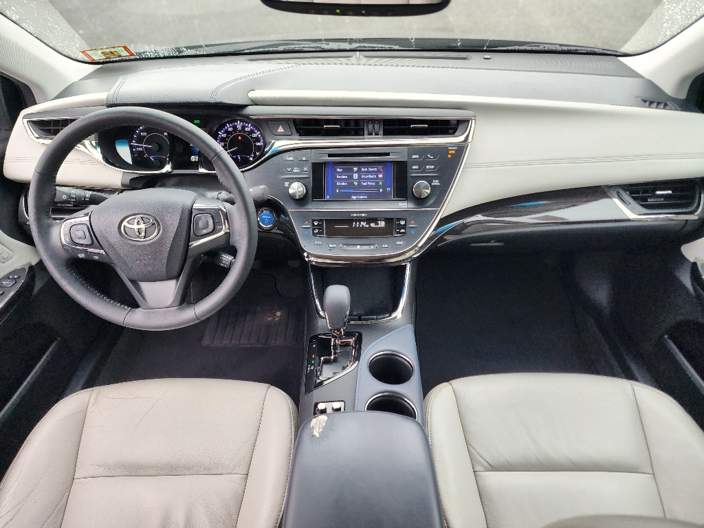 2013 Toyota Avalon Hybrid XLE Premium photo 2