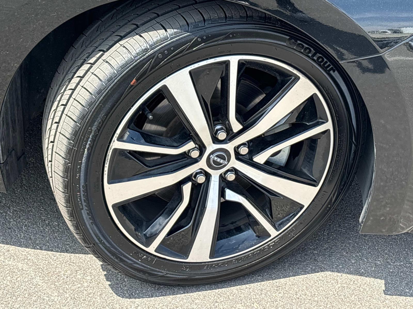 2023 Nissan Maxima SV photo 29