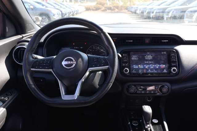 2023 Nissan Kicks SR photo 21
