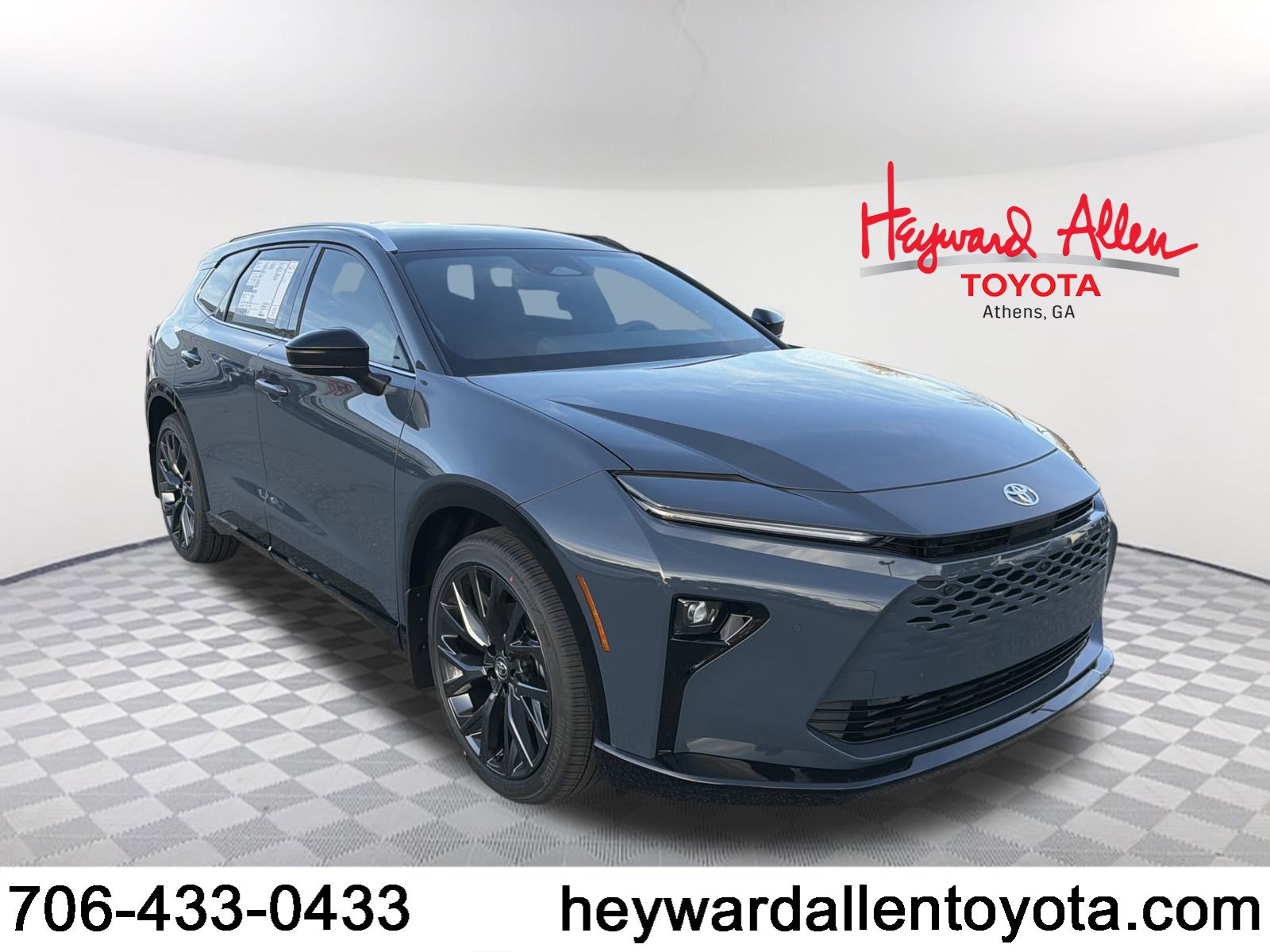 2025 Toyota Crown Signia Limited's photo