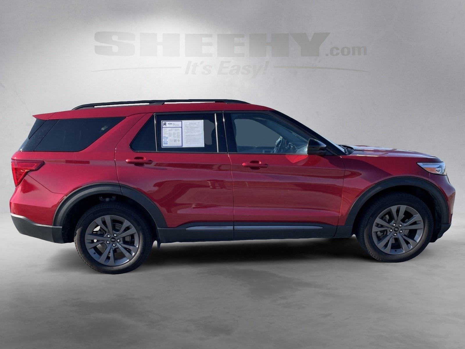 2023 Ford Explorer XLT photo 4