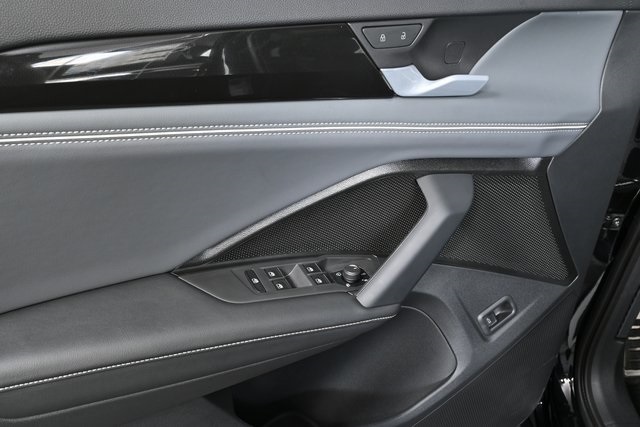 2025 Volkswagen Tiguan SEL R-Line Black photo 7