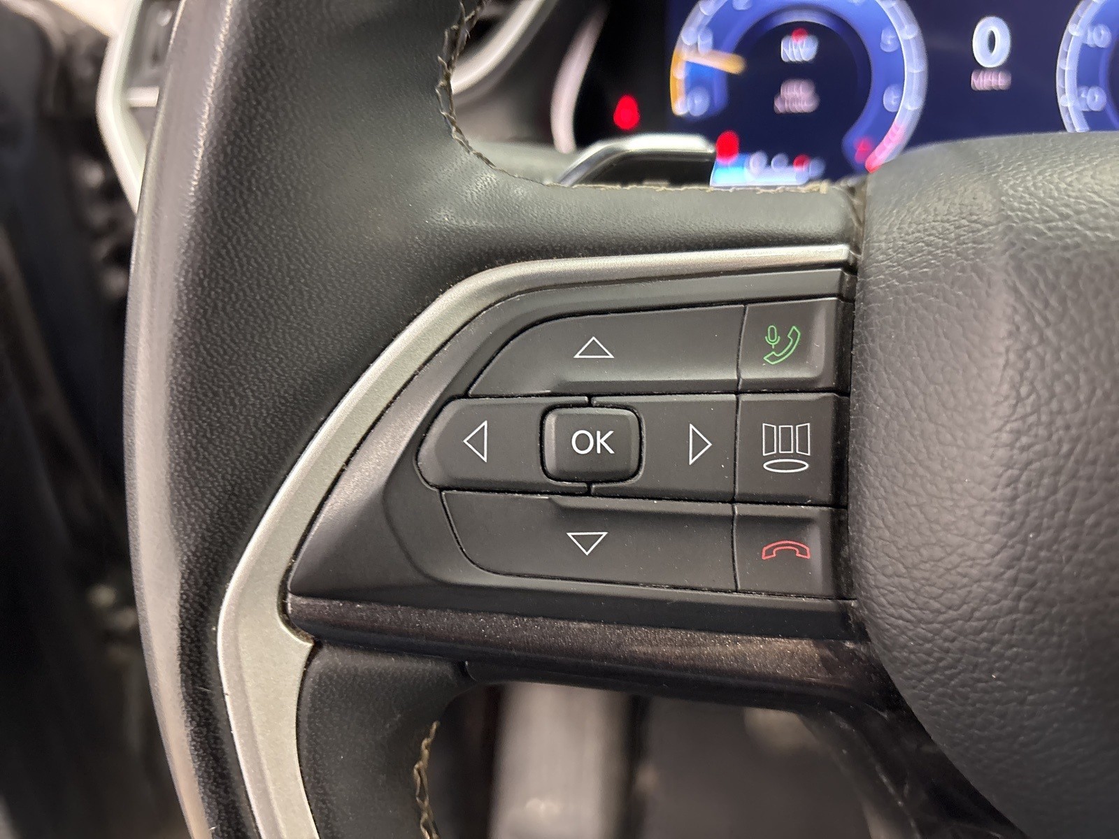 2023 Jeep Grand Cherokee Altitude photo 9