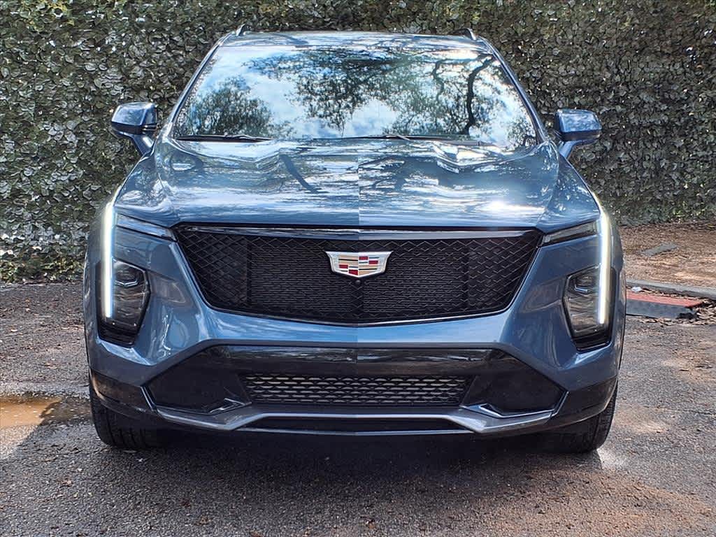 2024 Cadillac XT4 Sport photo 2