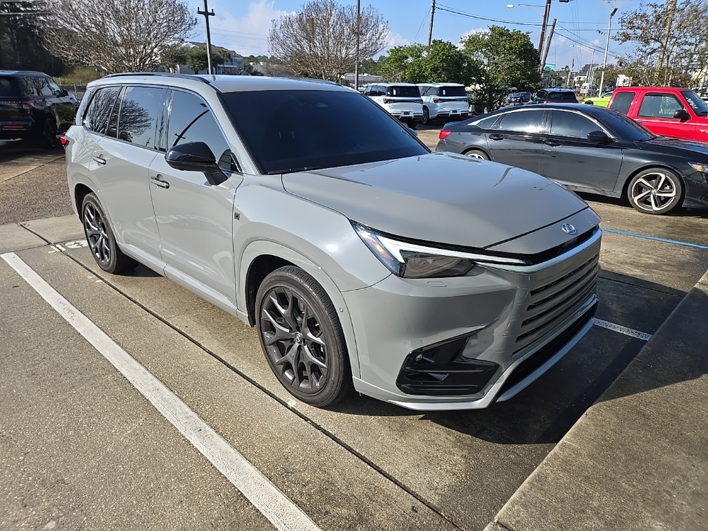 2024 Lexus TX Hybrid 500h's photo