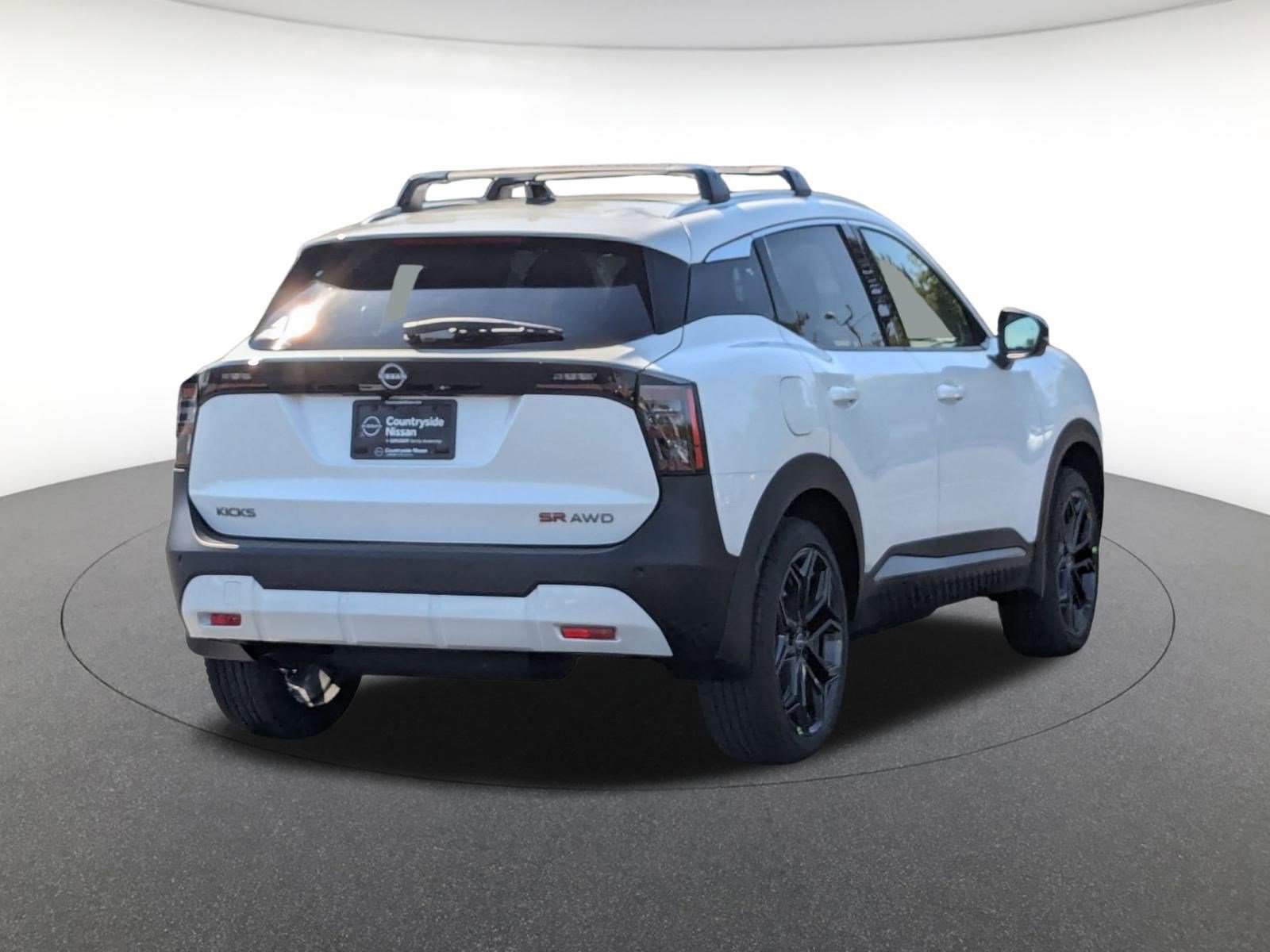2026 Nissan Kicks SR photo 4
