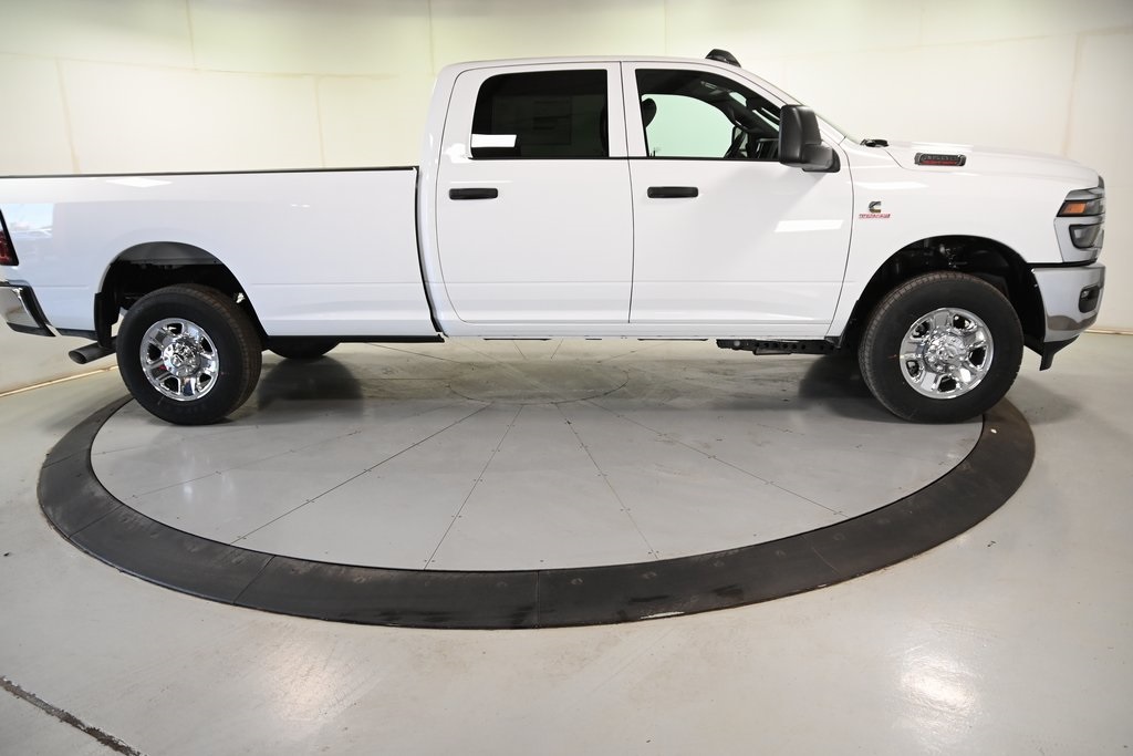 2026 Ram 3500 Tradesman photo 2