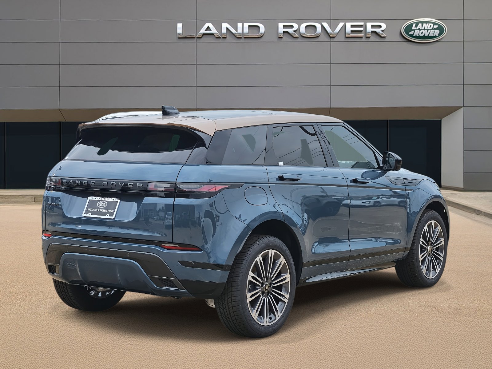 2026 Land Rover Range Rover Evoque Dynamic SE photo 4