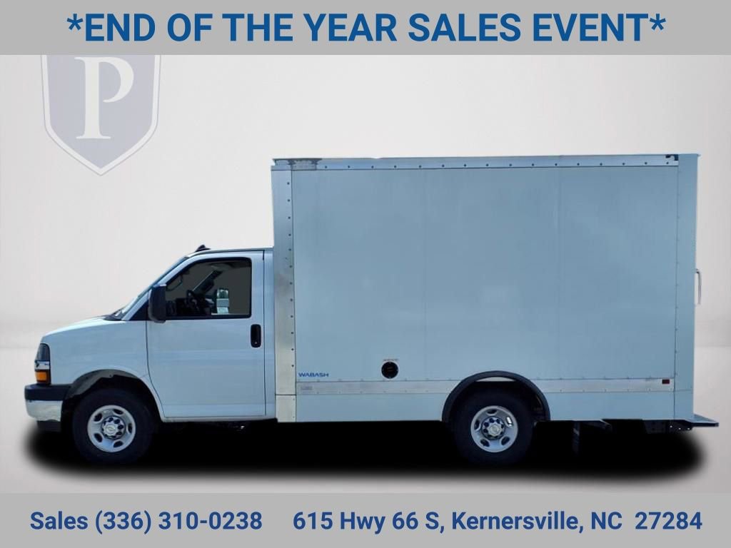 2024 Chevrolet Express Cutaway 3500 photo 4