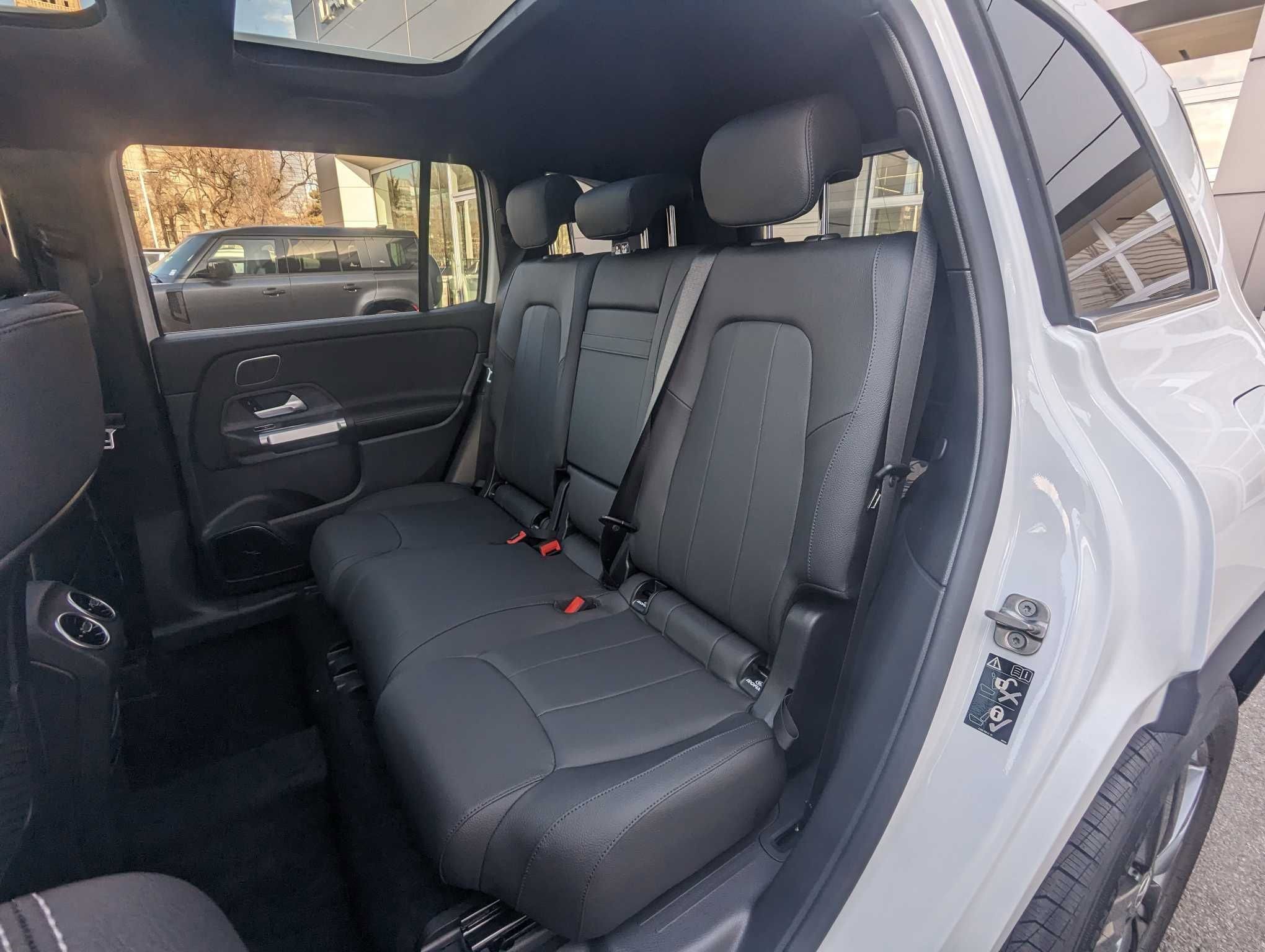 2024 Mercedes Benz GLB 250 4MATIC photo 17