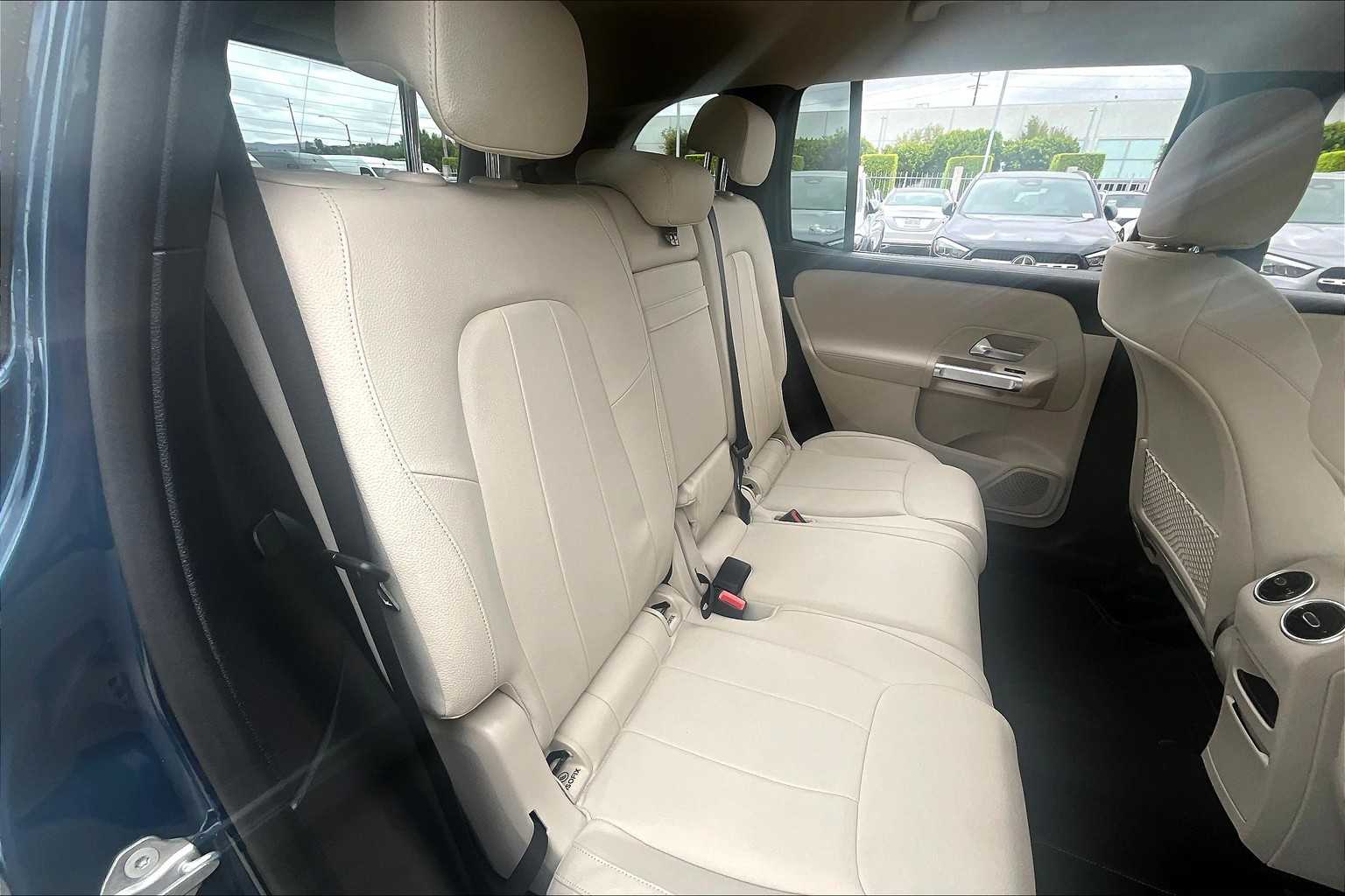 2023 Mercedes Benz GLB 250 photo 18