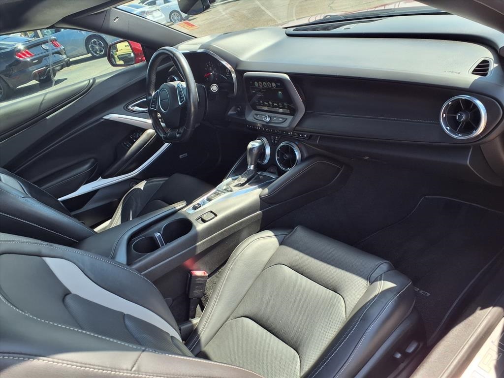 2018 Chevrolet Camaro 2LT photo 7