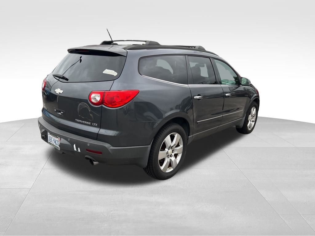 2009 Chevrolet Traverse LTZ photo 4