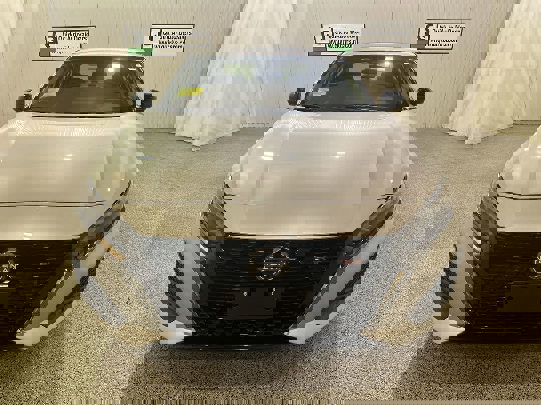 2025 Nissan Altima SR photo 2