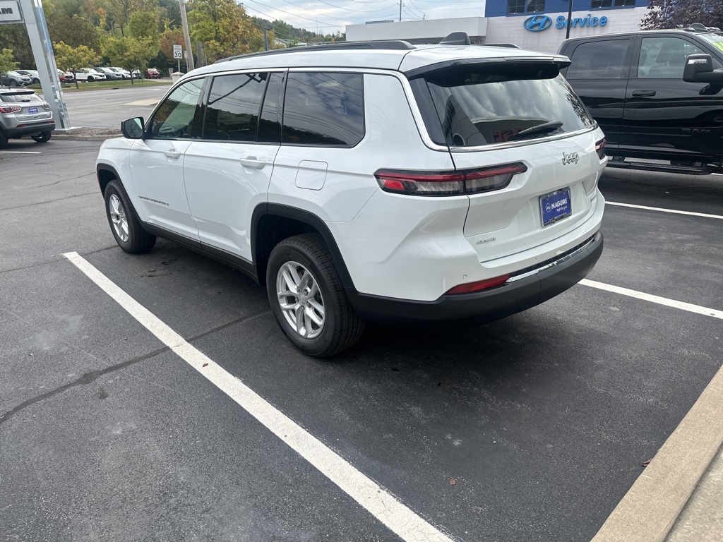 2025 Jeep Grand Cherokee Laredo X photo 3