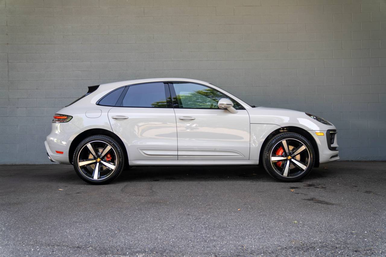 2025 Porsche Macan S photo 14