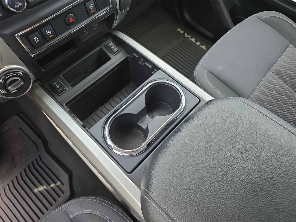 2021 Nissan Titan SV photo 23
