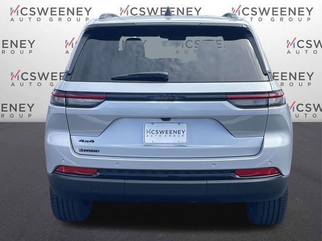 2025 Jeep Grand Cherokee Altitude photo 4